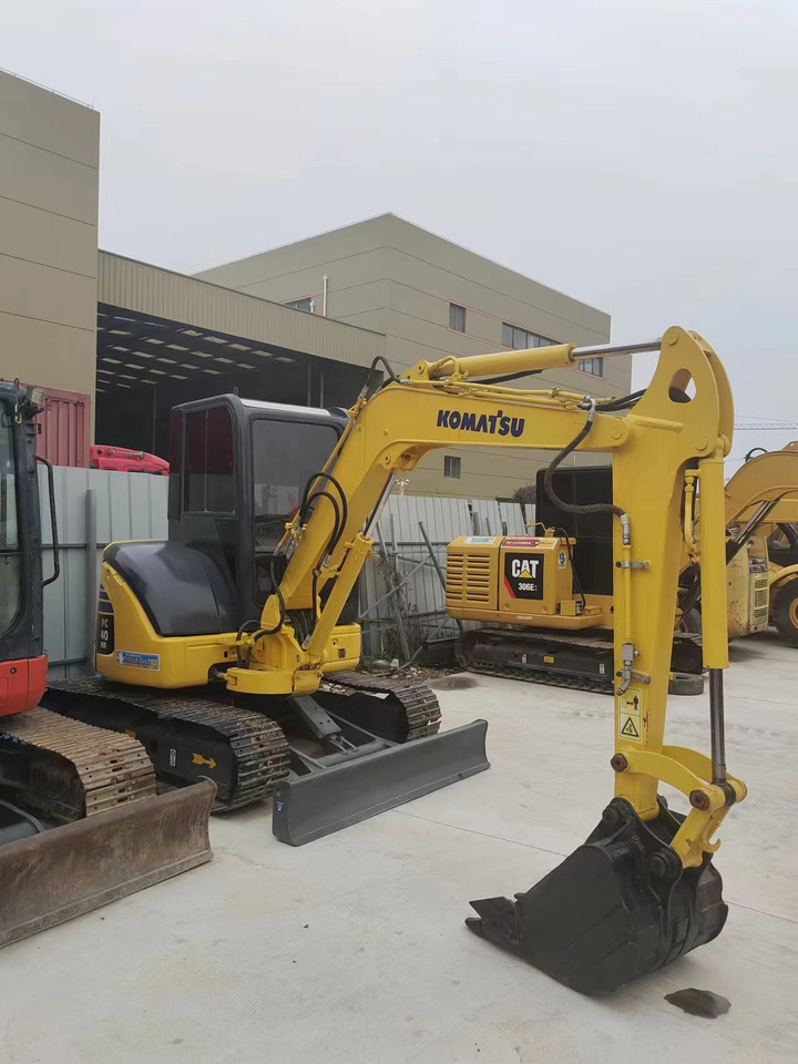 KOMATSU PC40MR - Мини багер: снимка 1 KOMATSU PC40MR - Мини багер: снимка 1