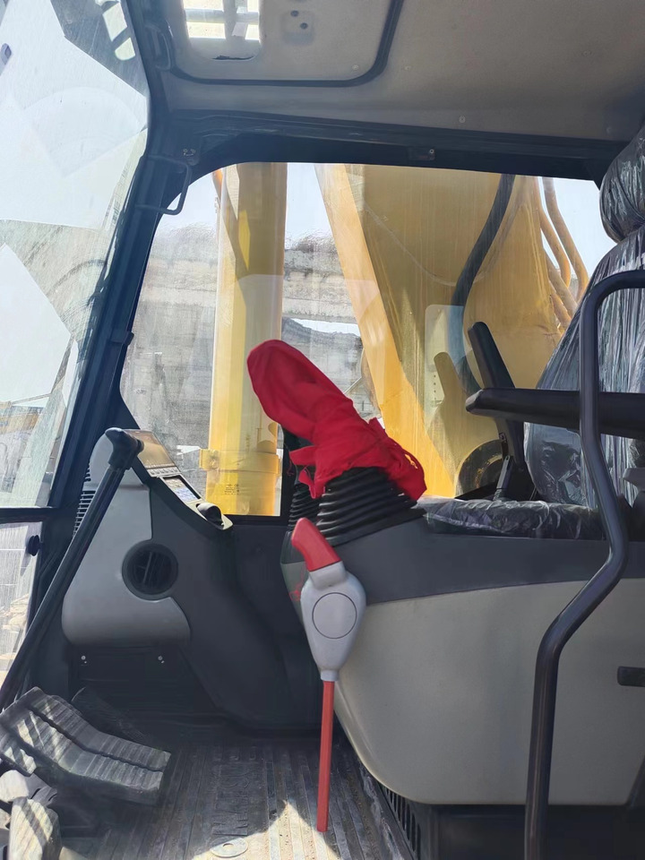 KOMATSU PC450-8 - Верижен багер: снимка 2 KOMATSU PC450-8 - Верижен багер: снимка 2
