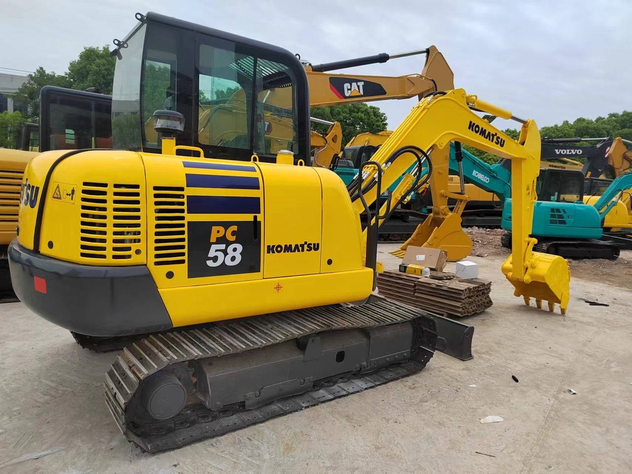 KOMATSU PC58 PC55 PC60 - Мини багер: снимка 1 KOMATSU PC58 PC55 PC60 - Мини багер: снимка 1