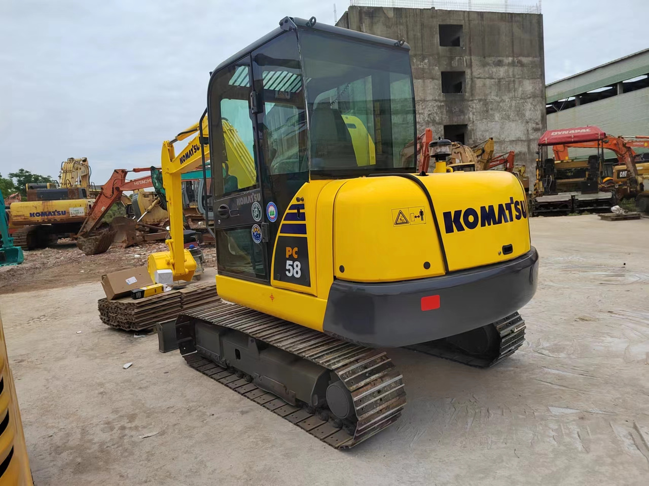 KOMATSU PC58 PC55 PC60 - Мини багер: снимка 3 KOMATSU PC58 PC55 PC60 - Мини багер: снимка 3