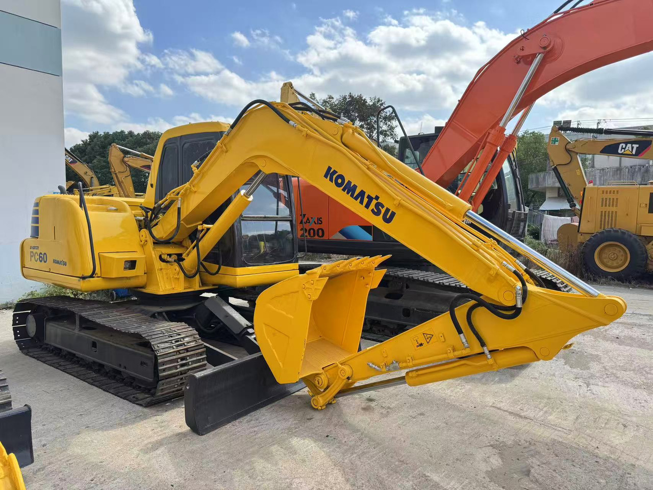 KOMATSU PC60-7 - Мини багер: снимка 1 KOMATSU PC60-7 - Мини багер: снимка 1