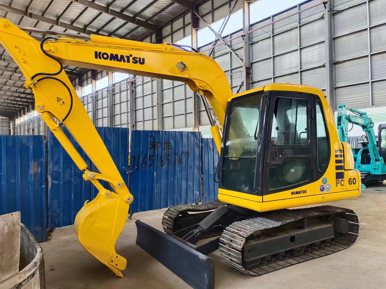 KOMATSU PC60-7 - Верижен багер: снимка 1 KOMATSU PC60-7 - Верижен багер: снимка 1