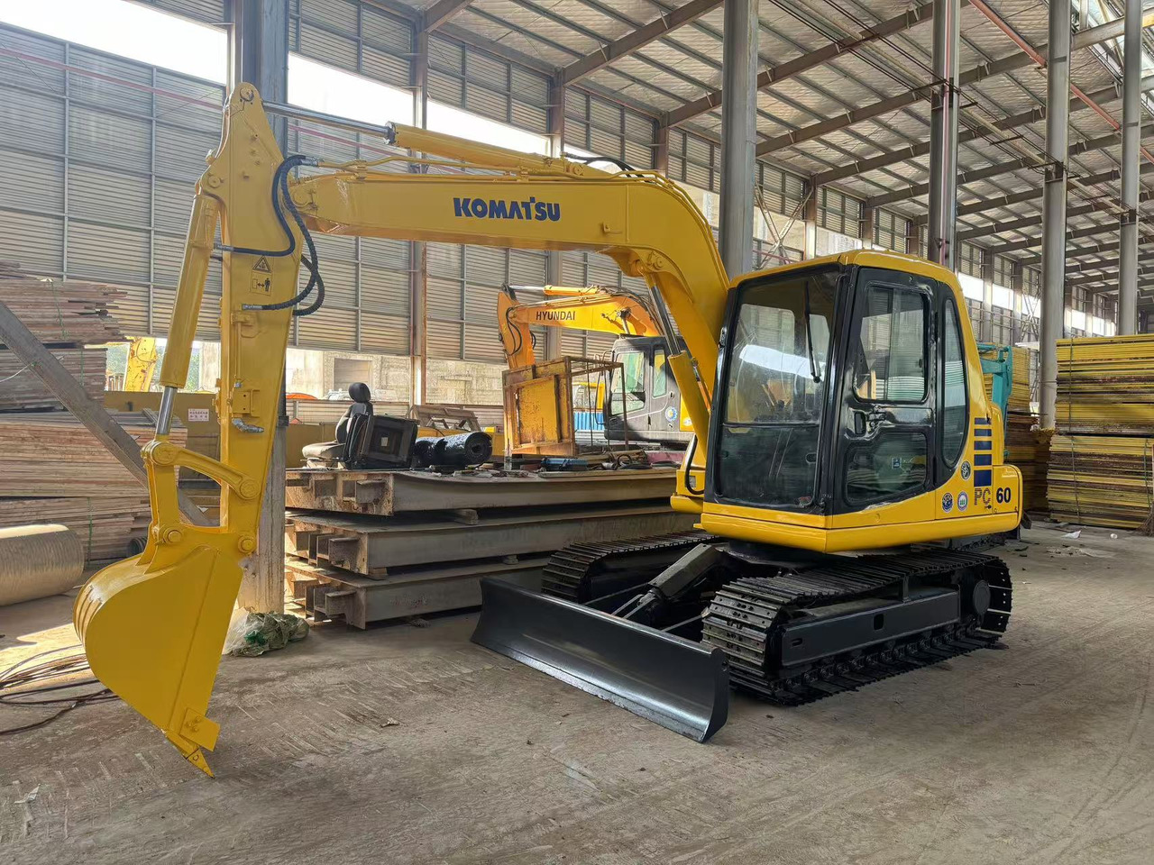 KOMATSU PC60-7 PC60 - Мини багер: снимка 1 KOMATSU PC60-7 PC60 - Мини багер: снимка 1