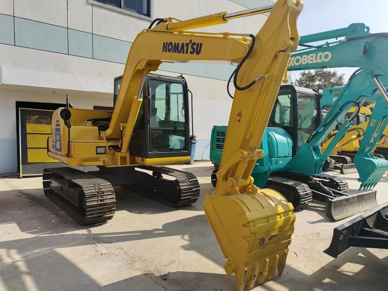 KOMATSU PC60-8 - Мини багер: снимка 1 KOMATSU PC60-8 - Мини багер: снимка 1