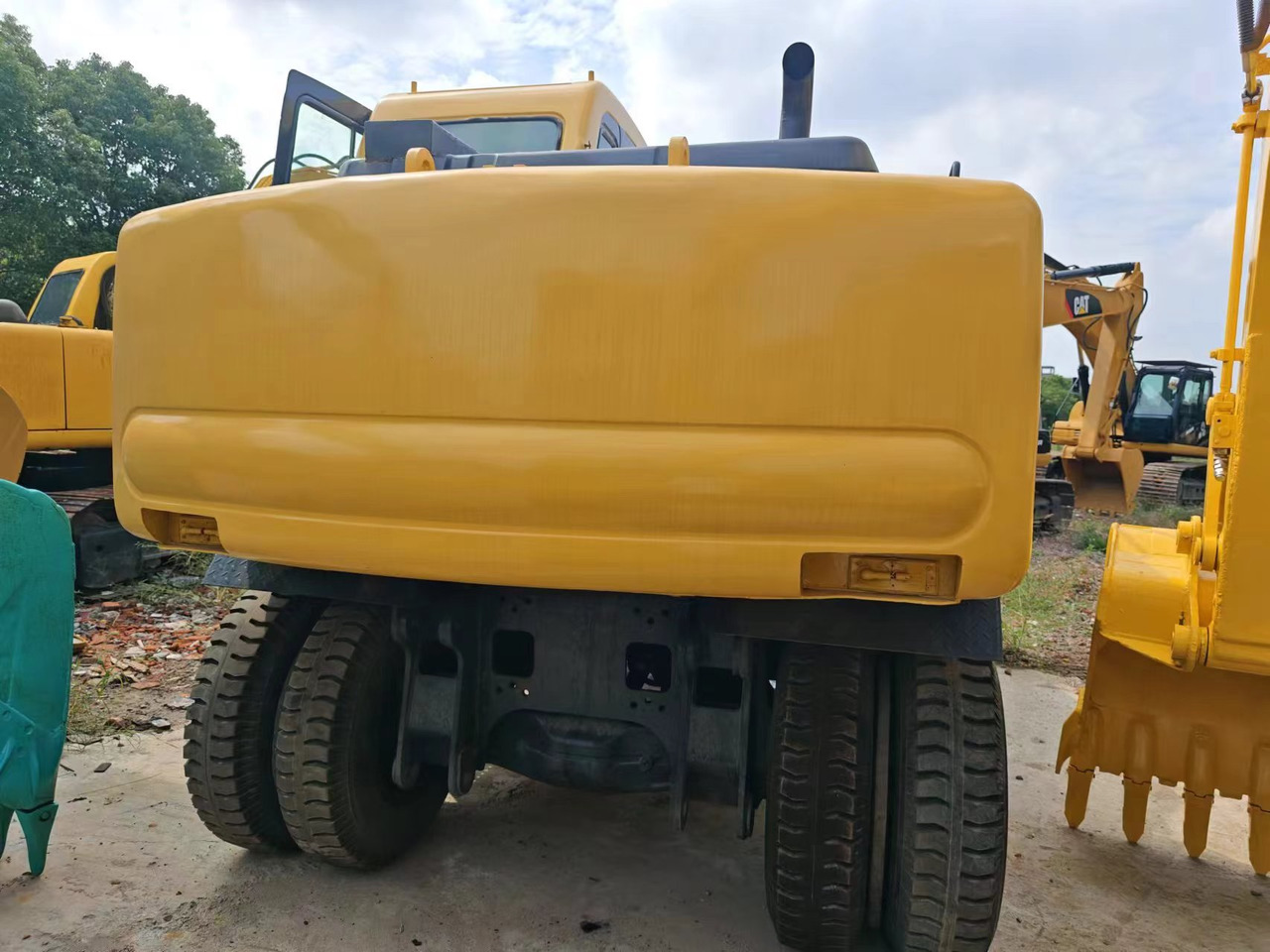 Колесен багер KOMATSU PW130: снимка 6 Колесен багер KOMATSU PW130: снимка 6
