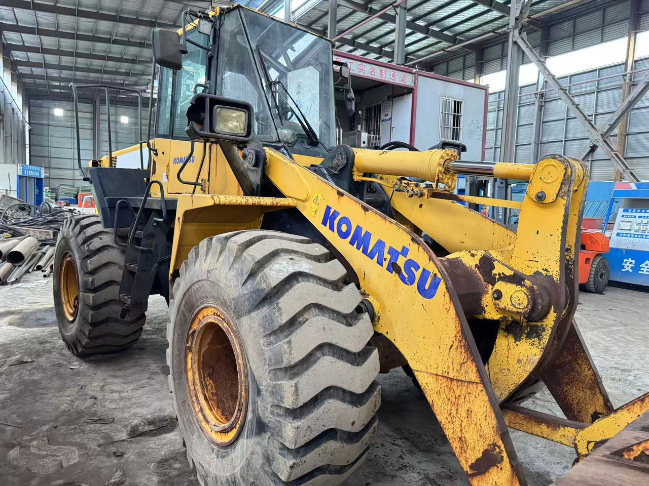 KOMATSU WA380Z-6 - Колесен товарач: снимка 4 KOMATSU WA380Z-6 - Колесен товарач: снимка 4