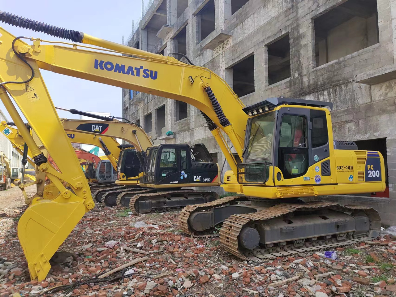 KOMATSU pc200-8 pc200 Japan made - Верижен багер: снимка 2 KOMATSU pc200-8 pc200 Japan made - Верижен багер: снимка 2