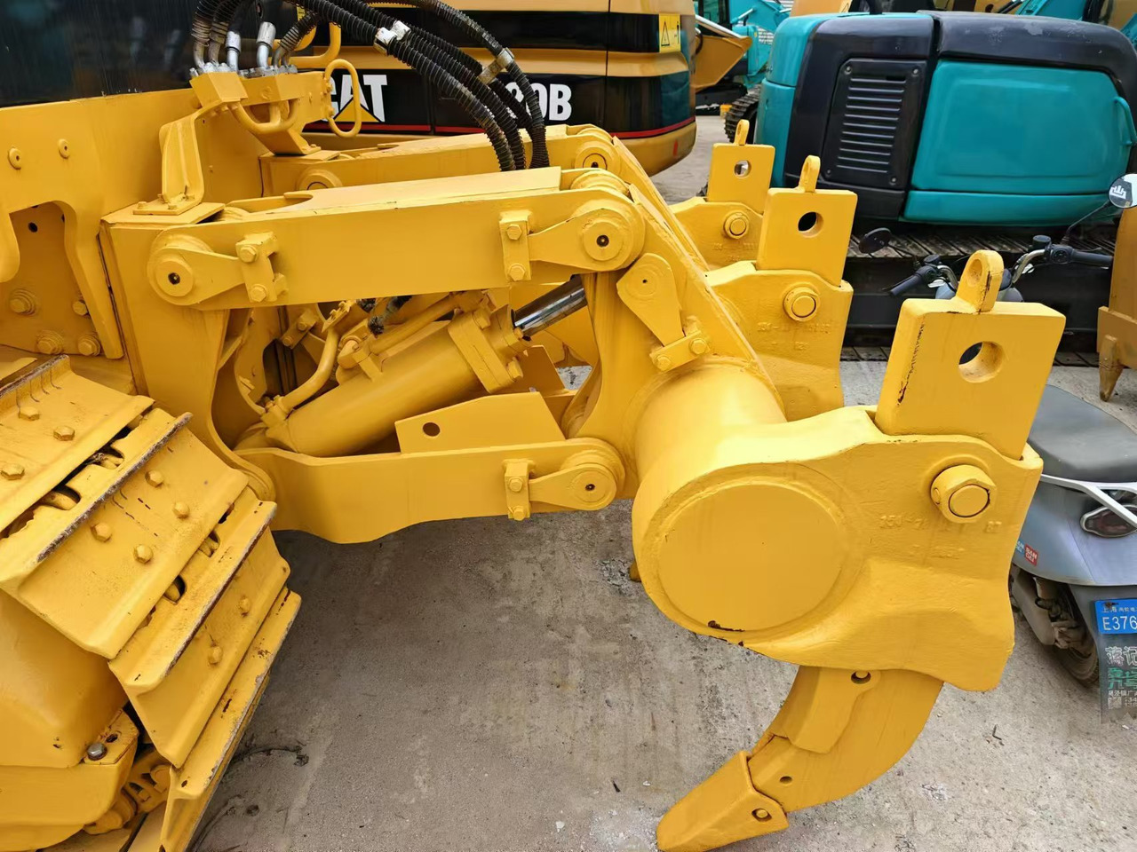 Булдозер SHANTUI SD22: снимка 6
