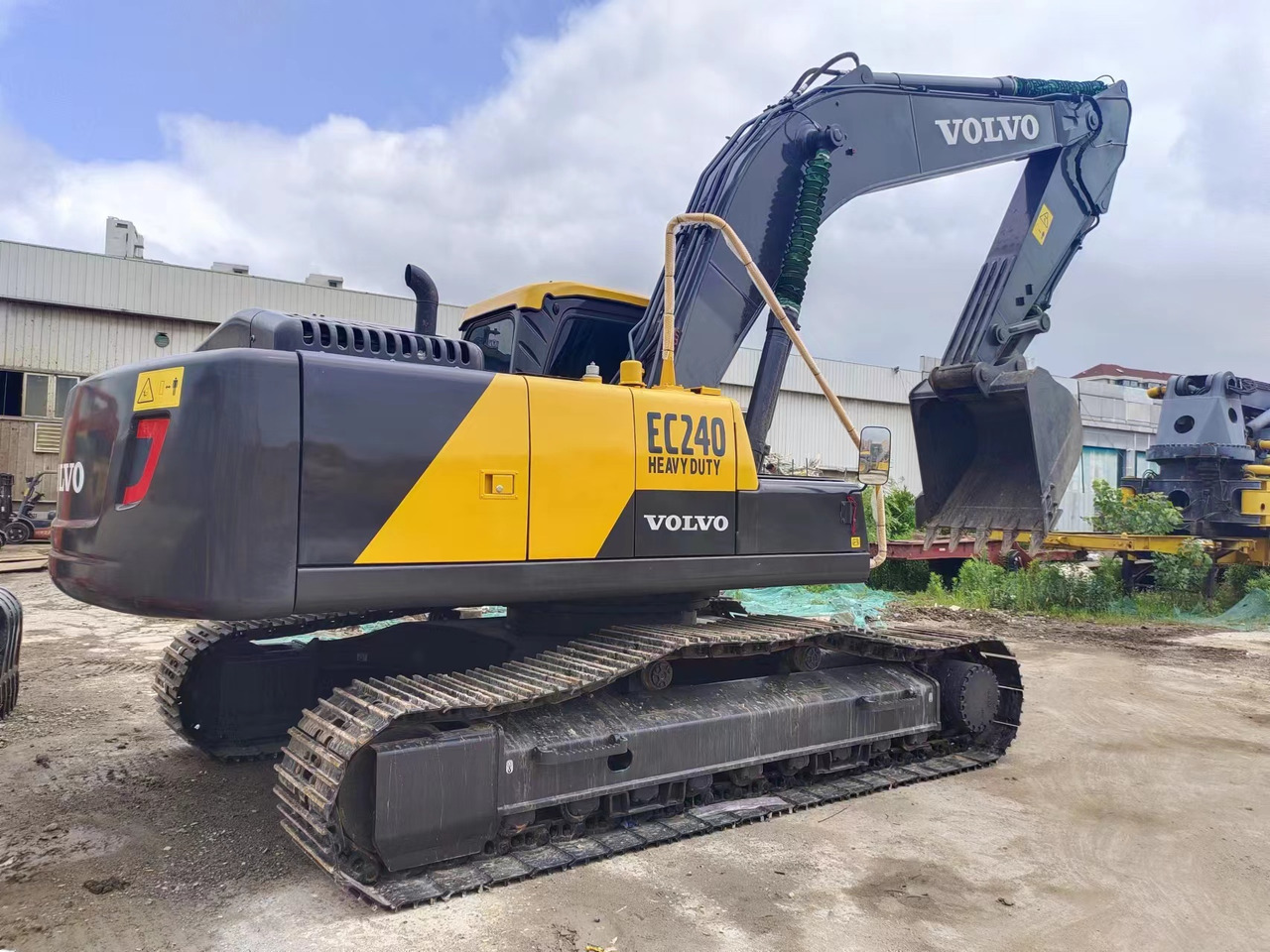 VOLVO EC240 - Верижен багер: снимка 2 VOLVO EC240 - Верижен багер: снимка 2