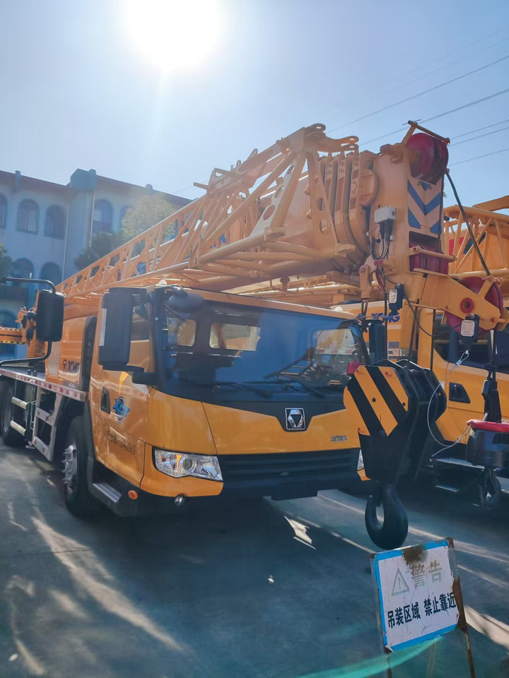 XCMG XCT25 mobile crane 25tons China made - Автокран: снимка 1 XCMG XCT25 mobile crane 25tons China made - Автокран: снимка 1