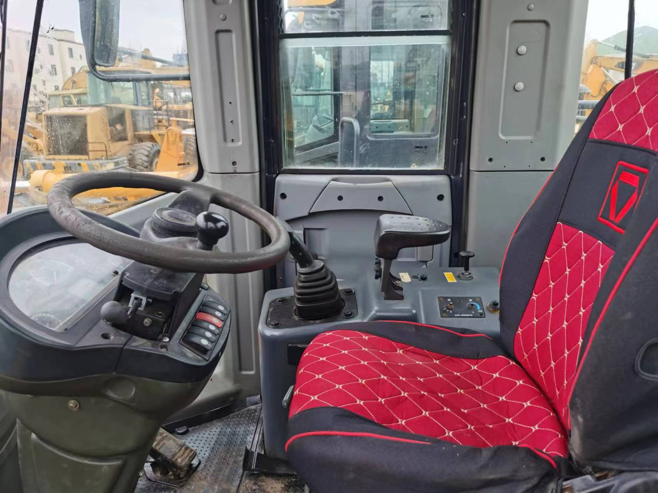 XCMG ZL50GN 95%new good condition 5Ton loader - Колесен товарач: снимка 4 XCMG ZL50GN 95%new good condition 5Ton loader - Колесен товарач: снимка 4