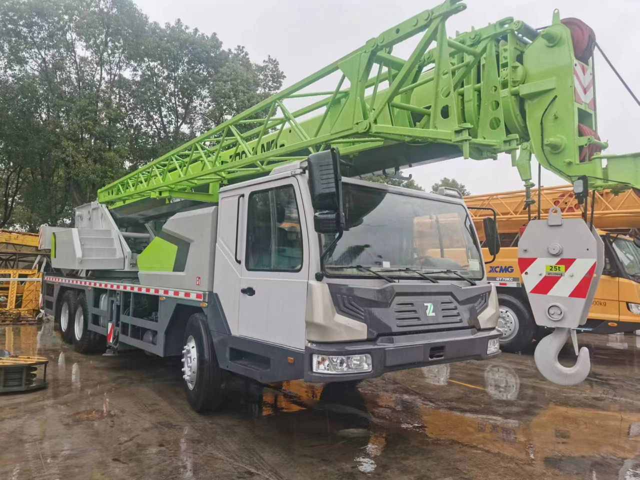 ZOOMLION ZTC251V - Автокран: снимка 1 ZOOMLION ZTC251V - Автокран: снимка 1