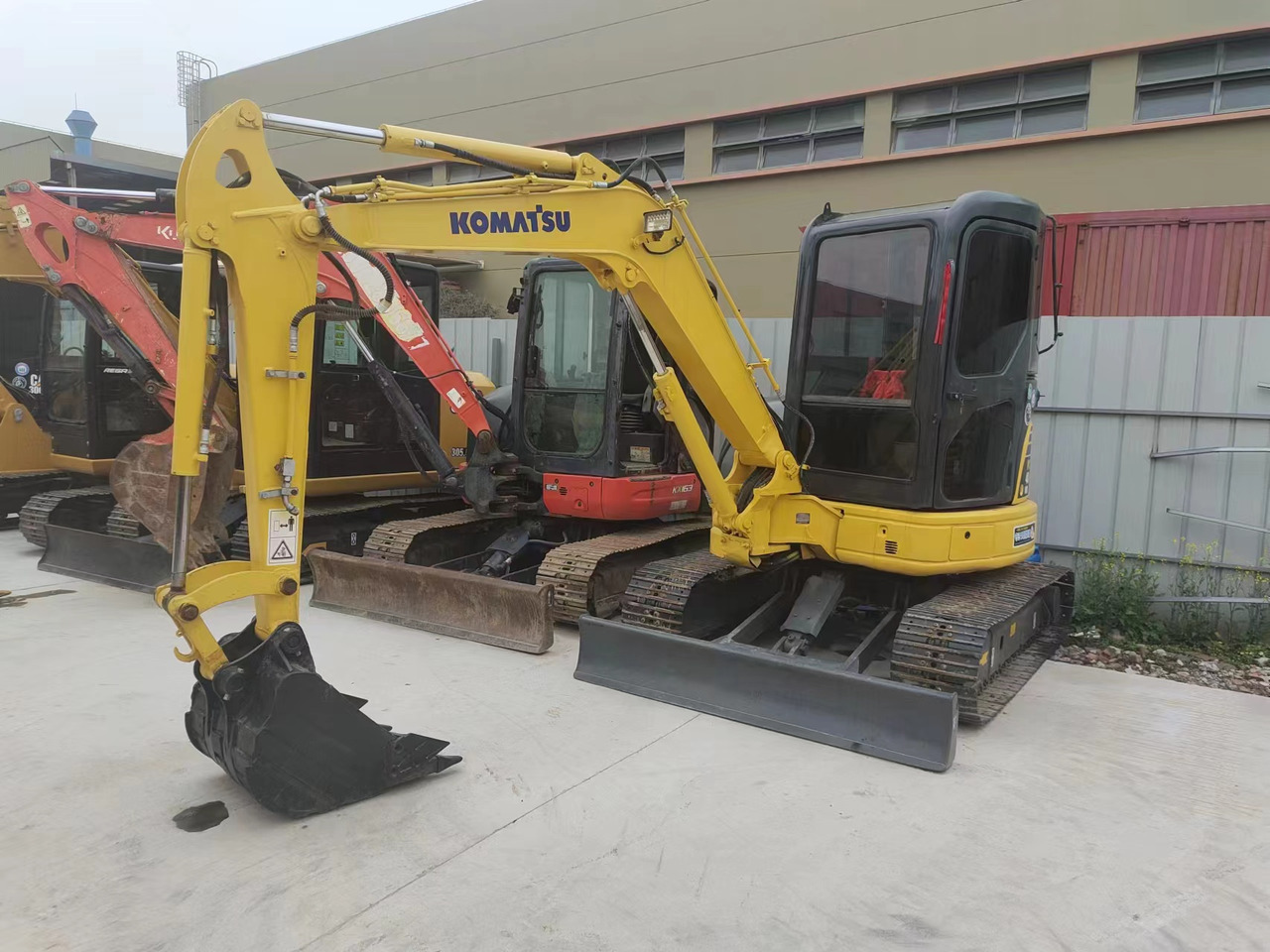 Komatsu pc40 - Мини багер: снимка 1 Komatsu pc40 - Мини багер: снимка 1