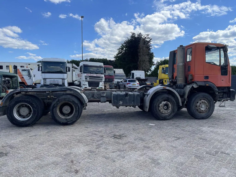 Iveco Eurotrakker 340 E34 - Шаси кабина: снимка 5 Iveco Eurotrakker 340 E34 - Шаси кабина: снимка 5