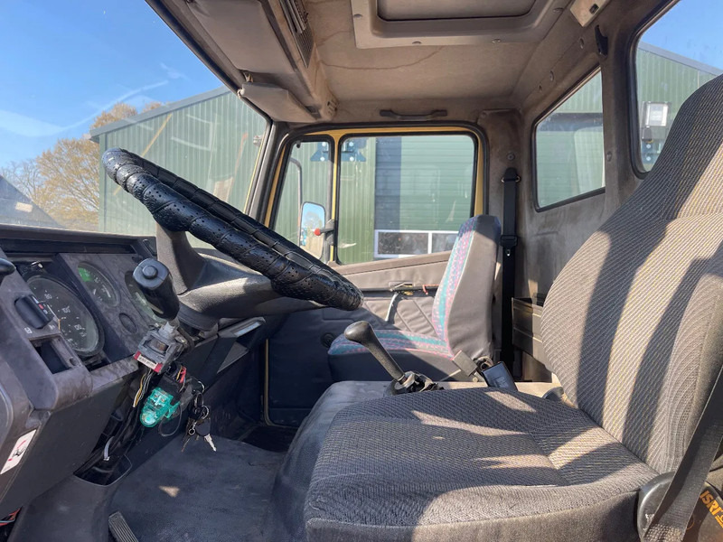 Interior photo 2: Самосвал камион Mercedes-Benz SK 814 Tipper