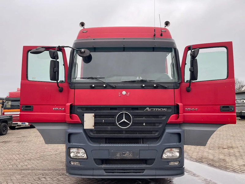 Mercedes-Benz Actros 1844 3 pedals - Влекач: снимка 2 Mercedes-Benz Actros 1844 3 pedals - Влекач: снимка 2