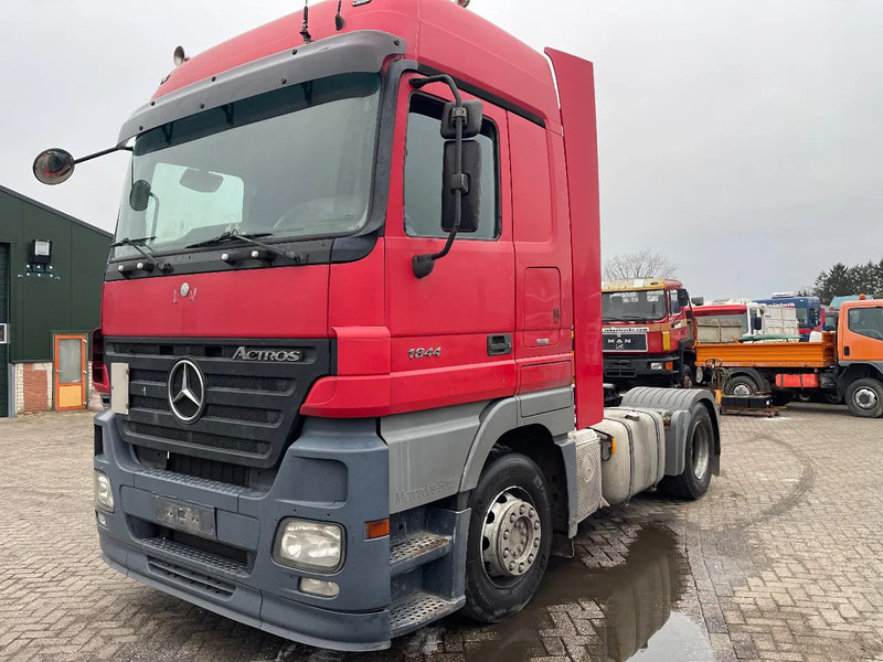 Mercedes-Benz Actros 1844 3 pedals - Влекач: снимка 3 Mercedes-Benz Actros 1844 3 pedals - Влекач: снимка 3