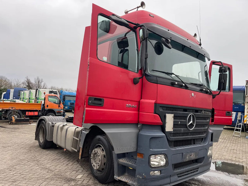 Mercedes-Benz Actros 1844 3 pedals - Влекач: снимка 1 Mercedes-Benz Actros 1844 3 pedals - Влекач: снимка 1