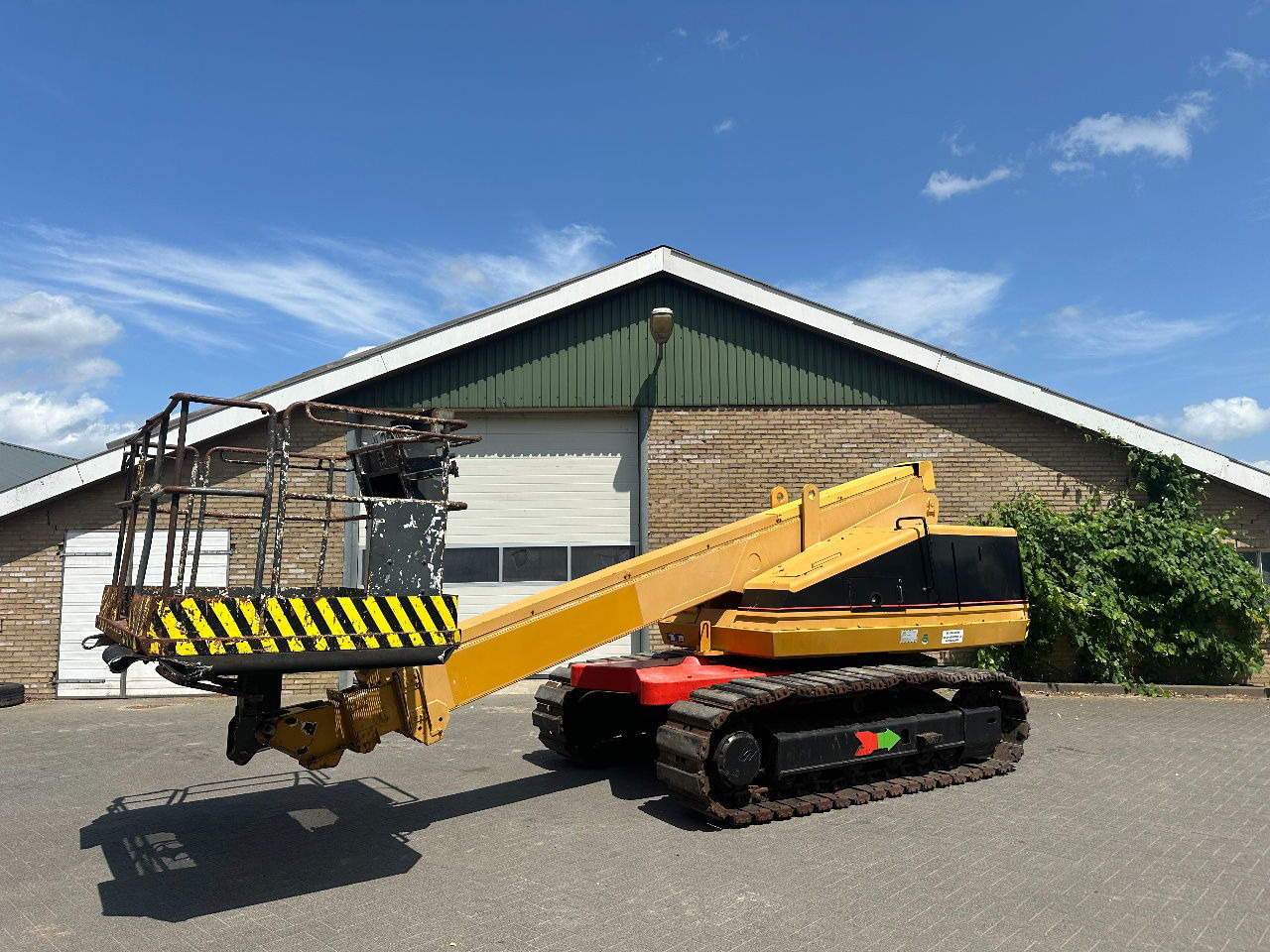 Aichi RZ150 - Телескопична платформа: снимка 1 Aichi RZ150 - Телескопична платформа: снимка 1