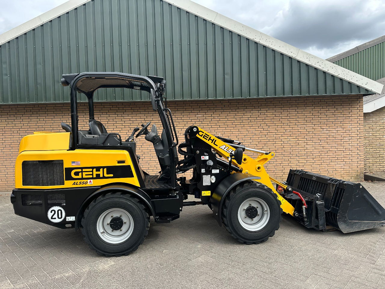 Gehl AL550 - Колесен товарач: снимка 3 Gehl AL550 - Колесен товарач: снимка 3
