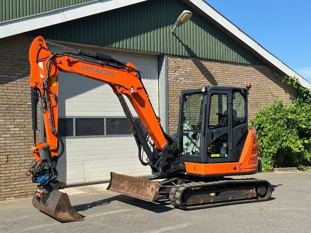 Hitachi ZX65USB-5A CLR - Мини багер: снимка 4 Hitachi ZX65USB-5A CLR - Мини багер: снимка 4