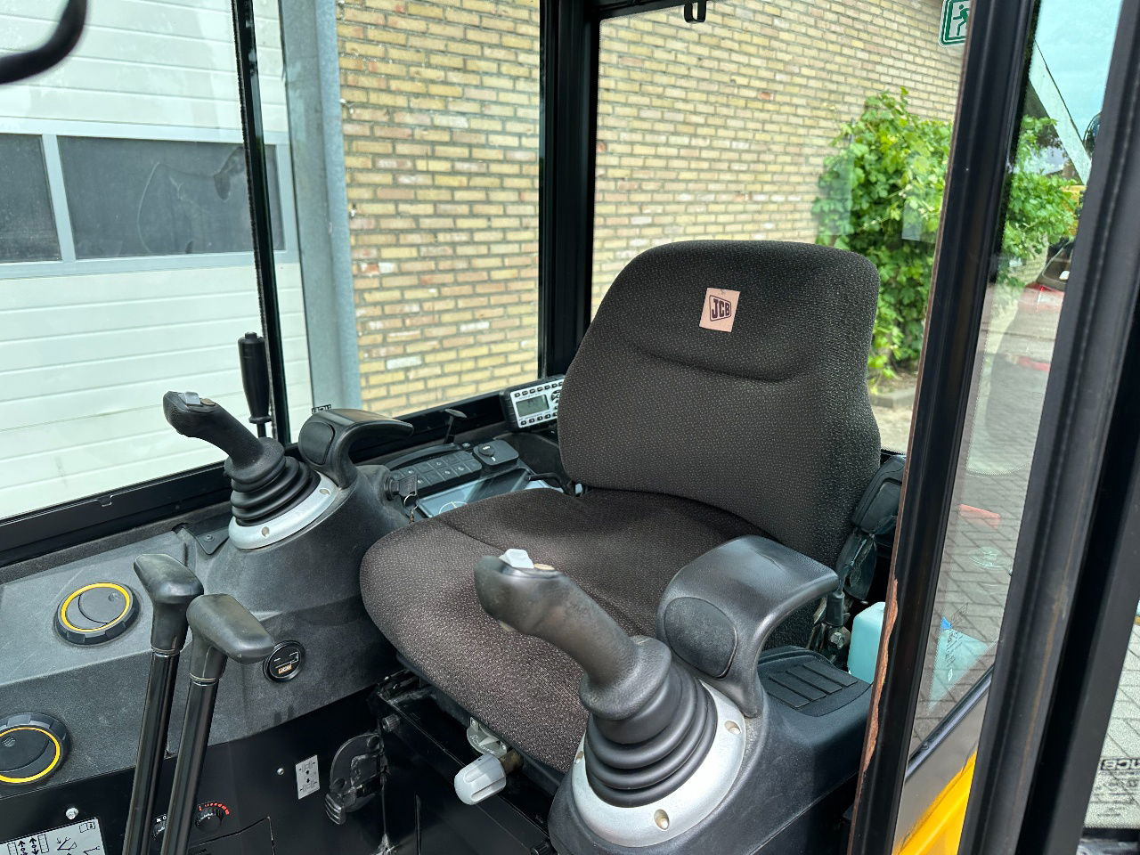 Мини багер JCB 19 c1: снимка 9