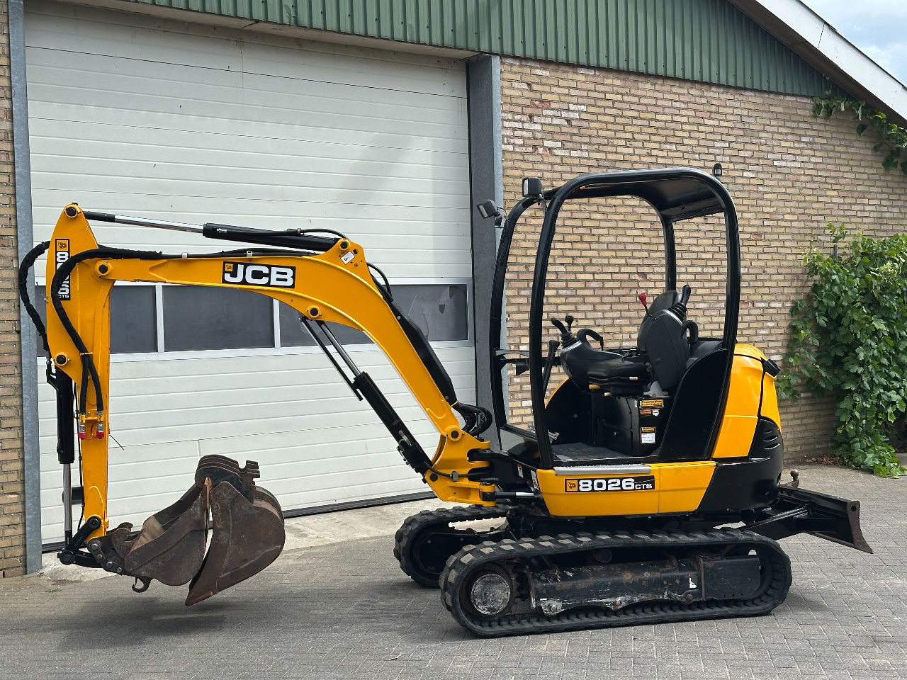 JCB 8026 - Мини багер: снимка 2 JCB 8026 - Мини багер: снимка 2