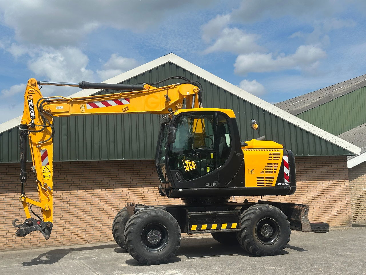JCB JS145W - Колесен багер: снимка 2 JCB JS145W - Колесен багер: снимка 2