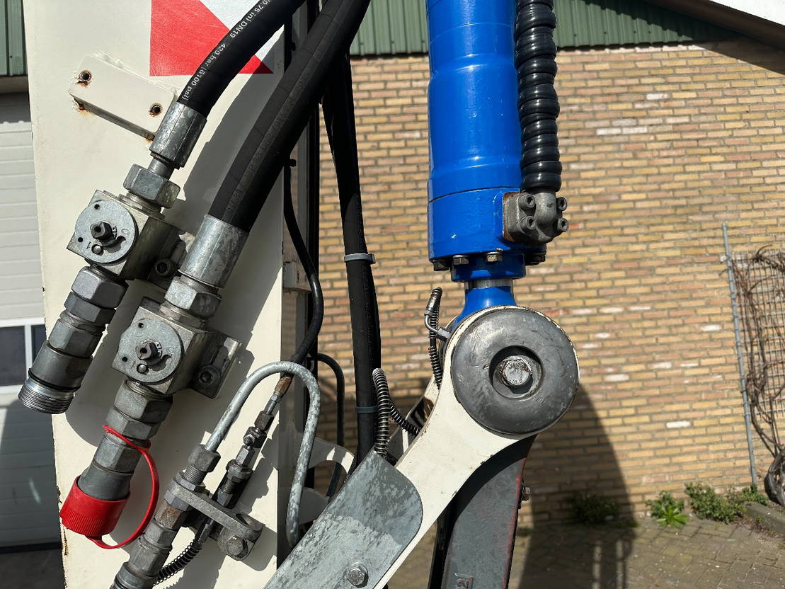 Колесен багер Liebherr A914: снимка 24 Колесен багер Liebherr A914: снимка 24