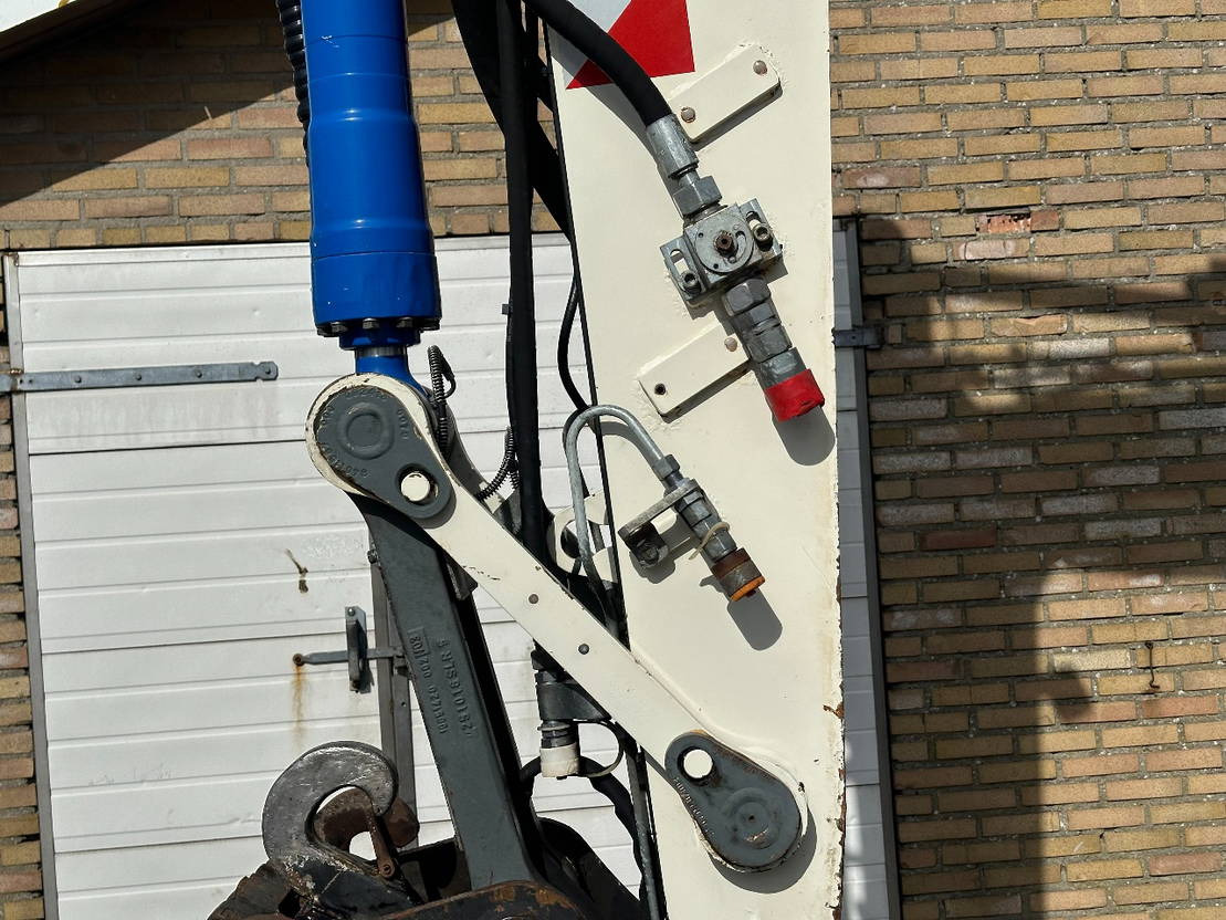 Колесен багер Liebherr A914: снимка 16 Колесен багер Liebherr A914: снимка 16