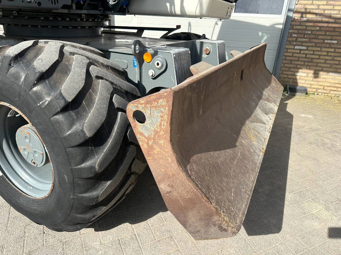 Колесен багер Liebherr A914: снимка 25 Колесен багер Liebherr A914: снимка 25