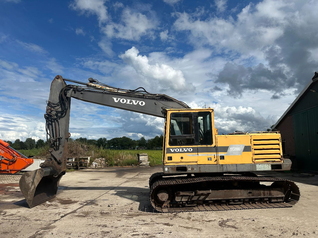 Volvo EC200 - Верижен багер: снимка 1 Volvo EC200 - Верижен багер: снимка 1