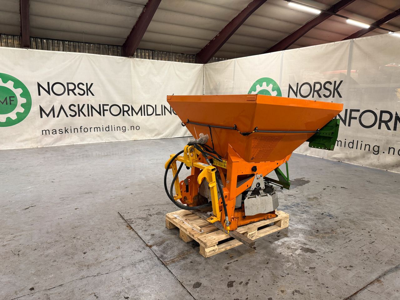 Amazone E+S 750 Strøkasse - Машина за разпръскване на сол/ Пясък: снимка 1 Amazone E+S 750 Strøkasse - Машина за разпръскване на сол/ Пясък: снимка 1