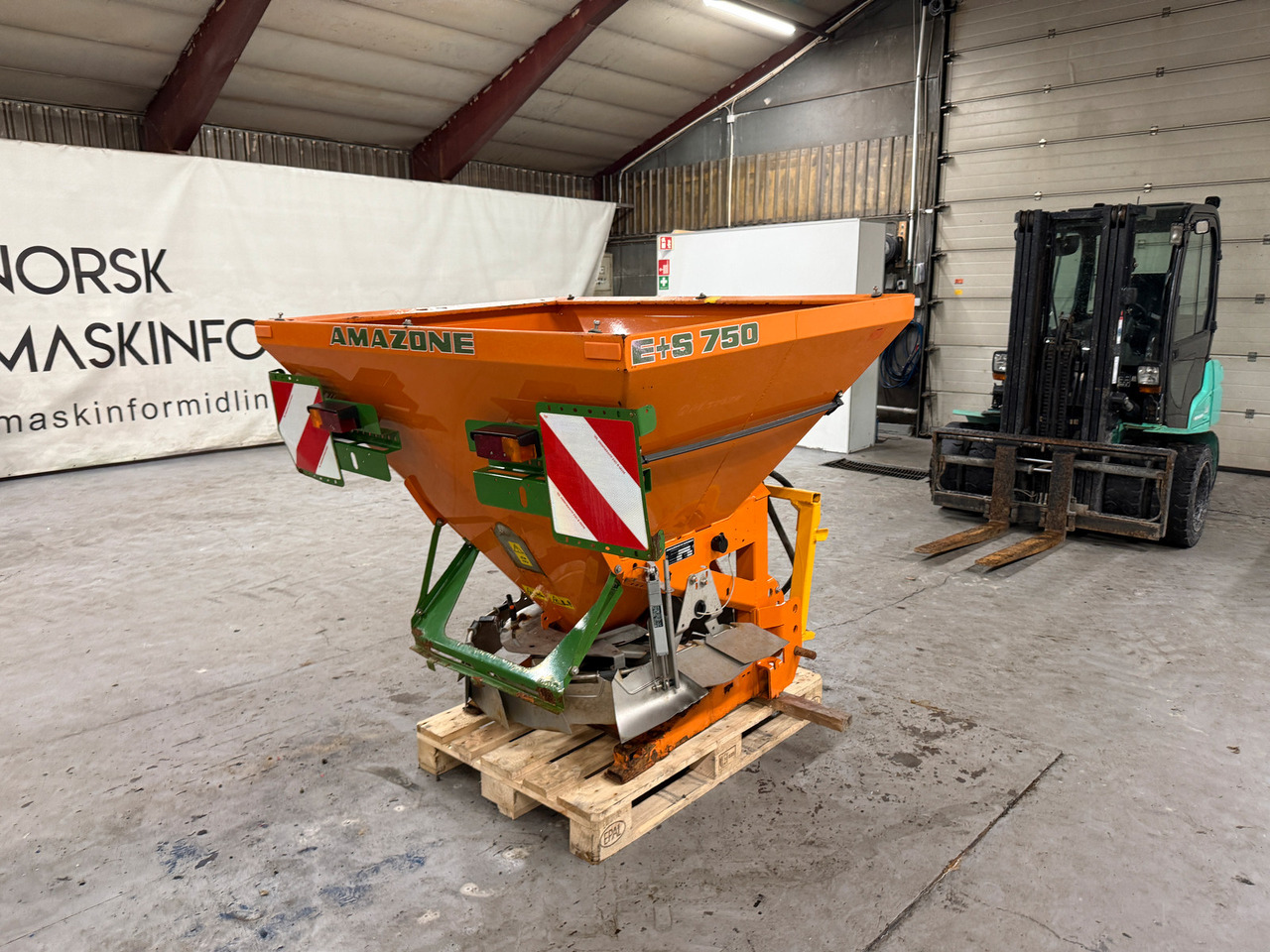 Amazone E+S 750 Strøkasse - Машина за разпръскване на сол/ Пясък: снимка 4 Amazone E+S 750 Strøkasse - Машина за разпръскване на сол/ Пясък: снимка 4