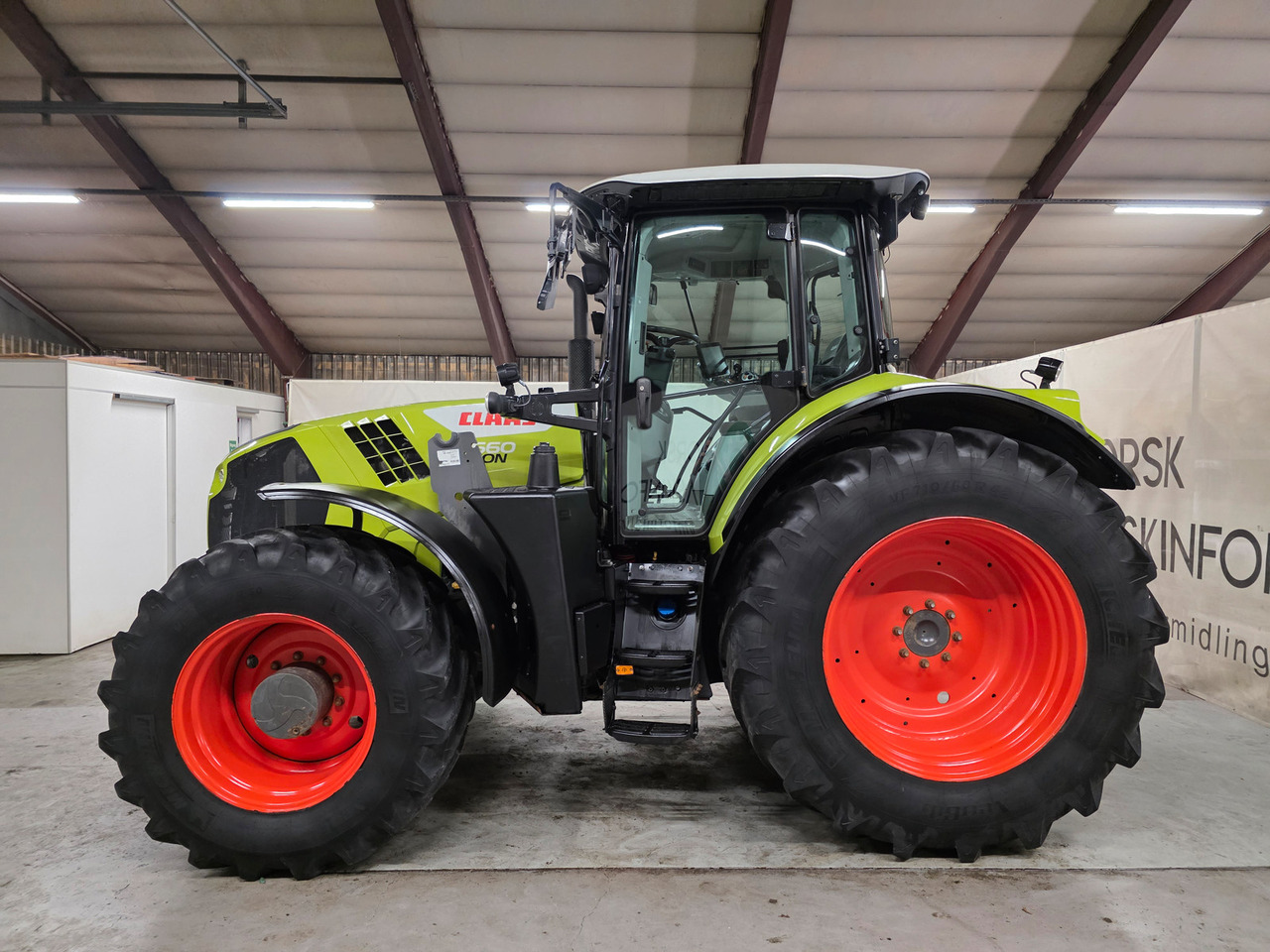 CLAAS Arion 660 C-Matic - Трактор: снимка 2 CLAAS Arion 660 C-Matic - Трактор: снимка 2