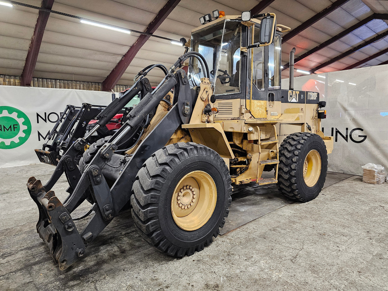 Cat IT28F - Колесен товарач: снимка 1 Cat IT28F - Колесен товарач: снимка 1