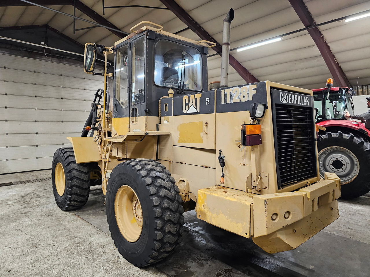 Cat IT28F - Колесен товарач: снимка 3 Cat IT28F - Колесен товарач: снимка 3