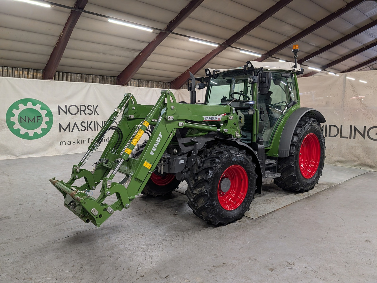 Fendt 211 Vario - Трактор: снимка 1 Fendt 211 Vario - Трактор: снимка 1