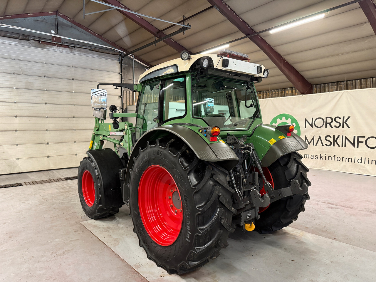Fendt 211 Vario TMS - Трактор: снимка 3 Fendt 211 Vario TMS - Трактор: снимка 3