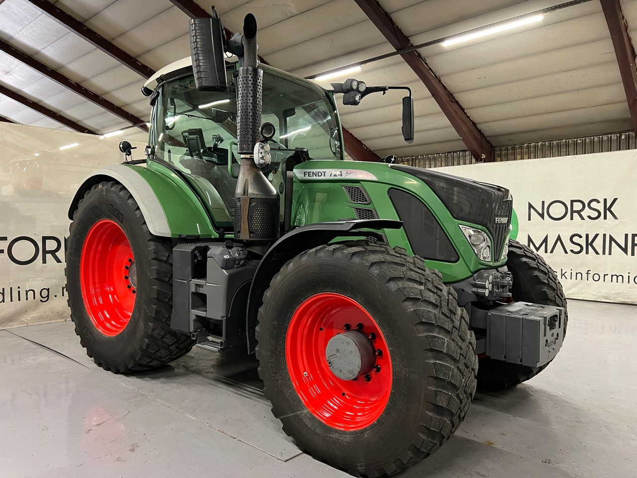 Fendt 724 Vario #TAR INNBYTTE# KAN LEVERES MED ANDRE DEKK# - Трактор: снимка 5 Fendt 724 Vario #TAR INNBYTTE# KAN LEVERES MED ANDRE DEKK# - Трактор: снимка 5