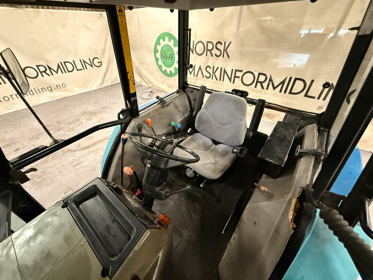 Трактор Ford 4630: снимка 12