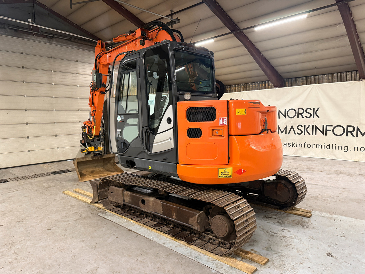 Hitachi ZX85US-5A - Мини багер: снимка 3 Hitachi ZX85US-5A - Мини багер: снимка 3