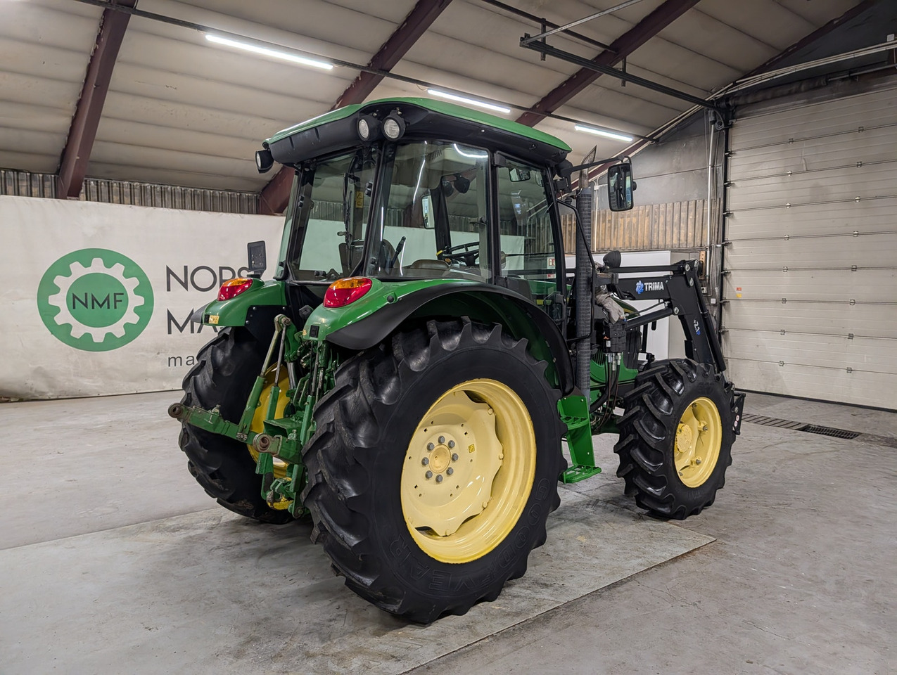 John Deere 5720 - Трактор: снимка 5 John Deere 5720 - Трактор: снимка 5