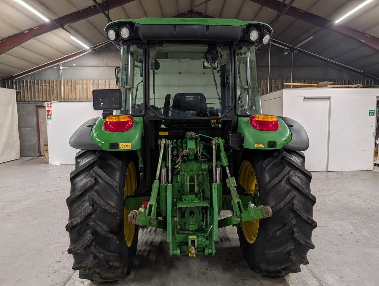 John Deere 5720 - Трактор: снимка 4 John Deere 5720 - Трактор: снимка 4