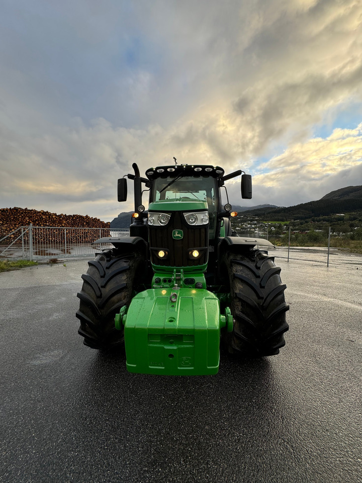 John Deere 6215R - Трактор: снимка 4 John Deere 6215R - Трактор: снимка 4