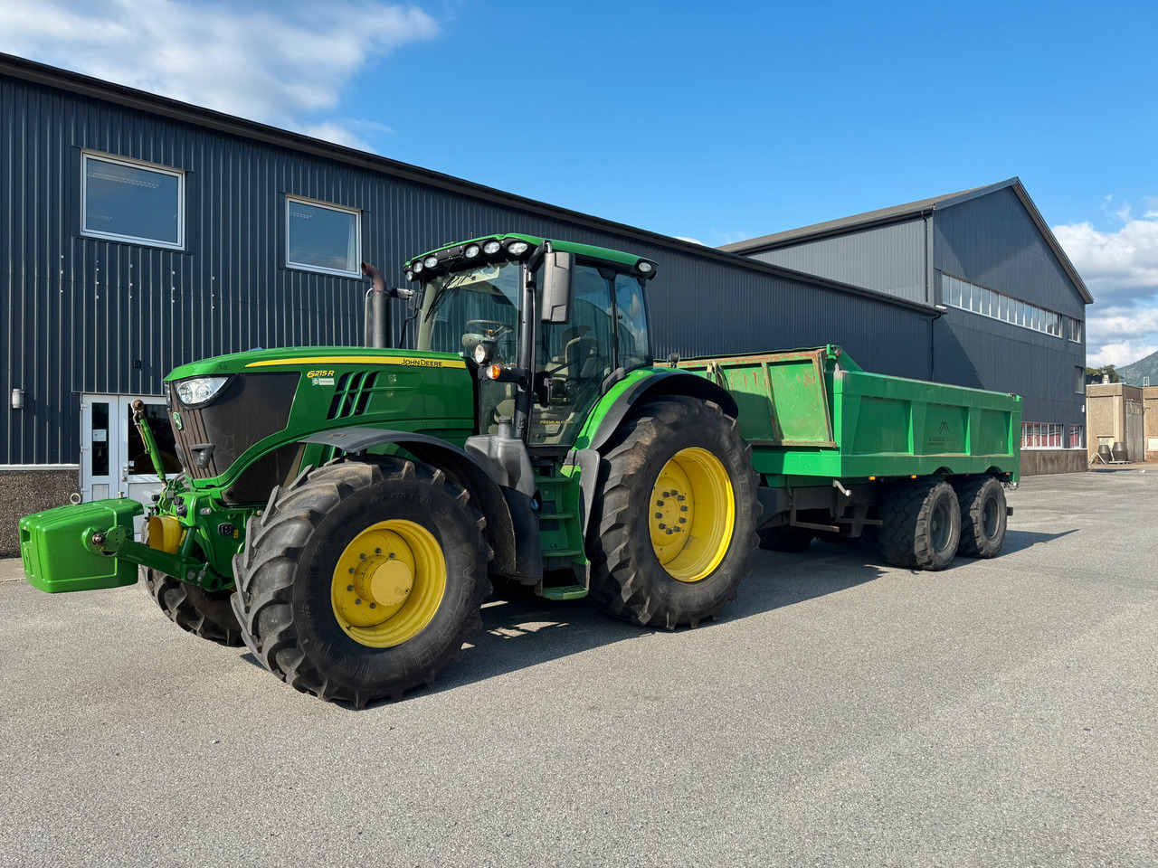 John Deere 6215R - Трактор: снимка 1 John Deere 6215R - Трактор: снимка 1