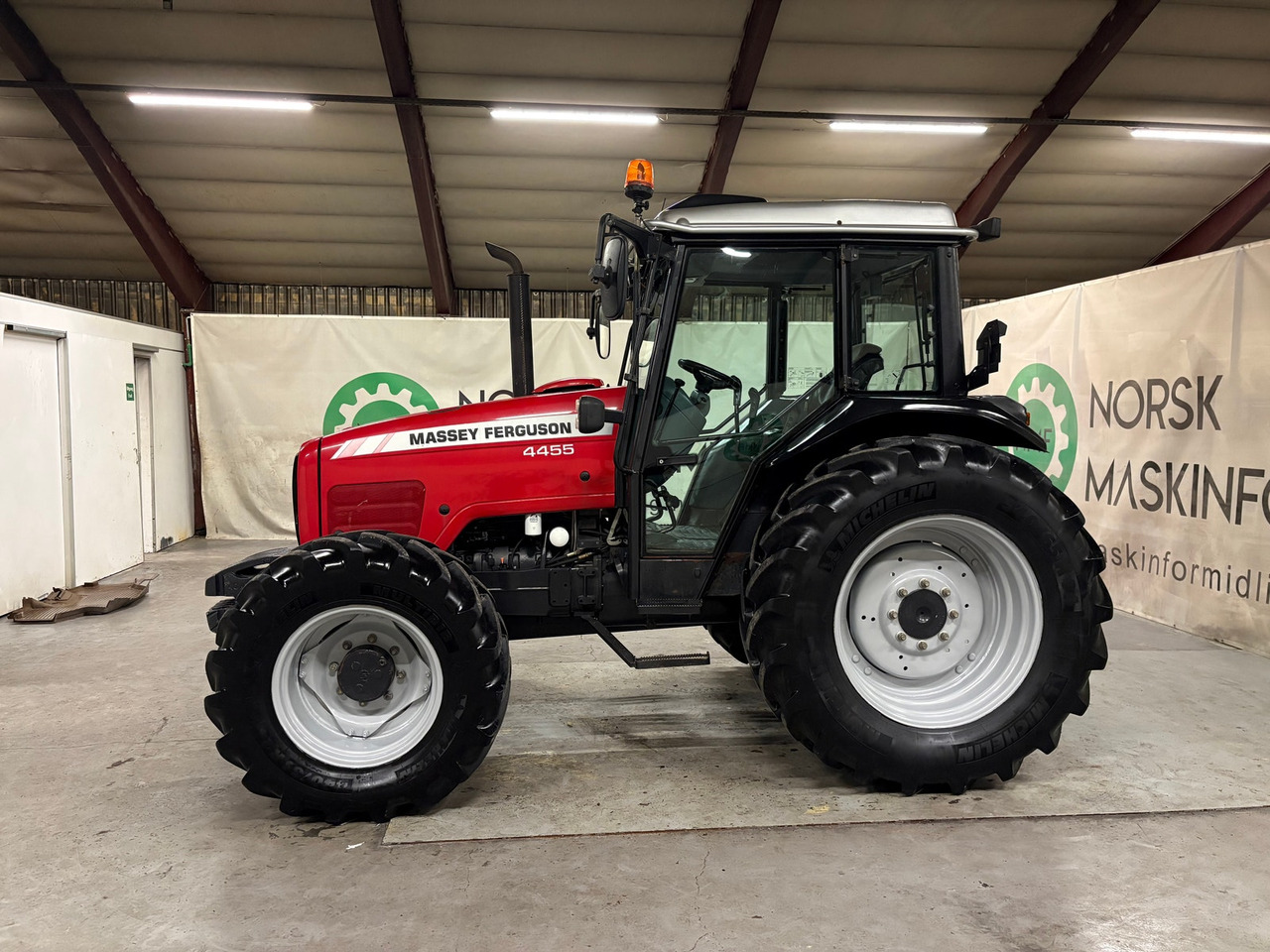 Massey Ferguson 4455 - Трактор: снимка 2 Massey Ferguson 4455 - Трактор: снимка 2