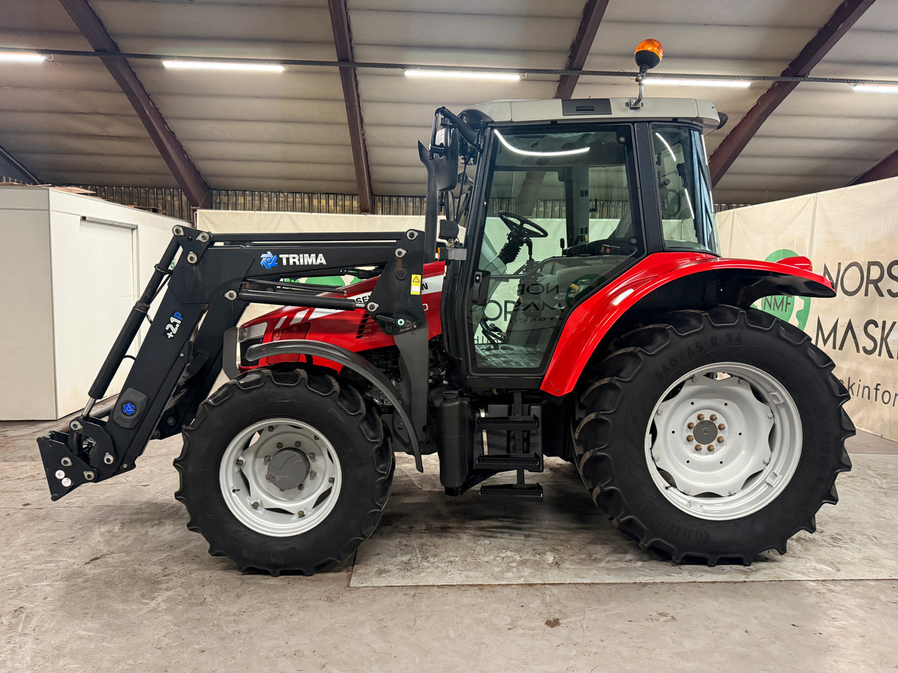Massey Ferguson 5440 Dyna 4 - Трактор: снимка 2 Massey Ferguson 5440 Dyna 4 - Трактор: снимка 2