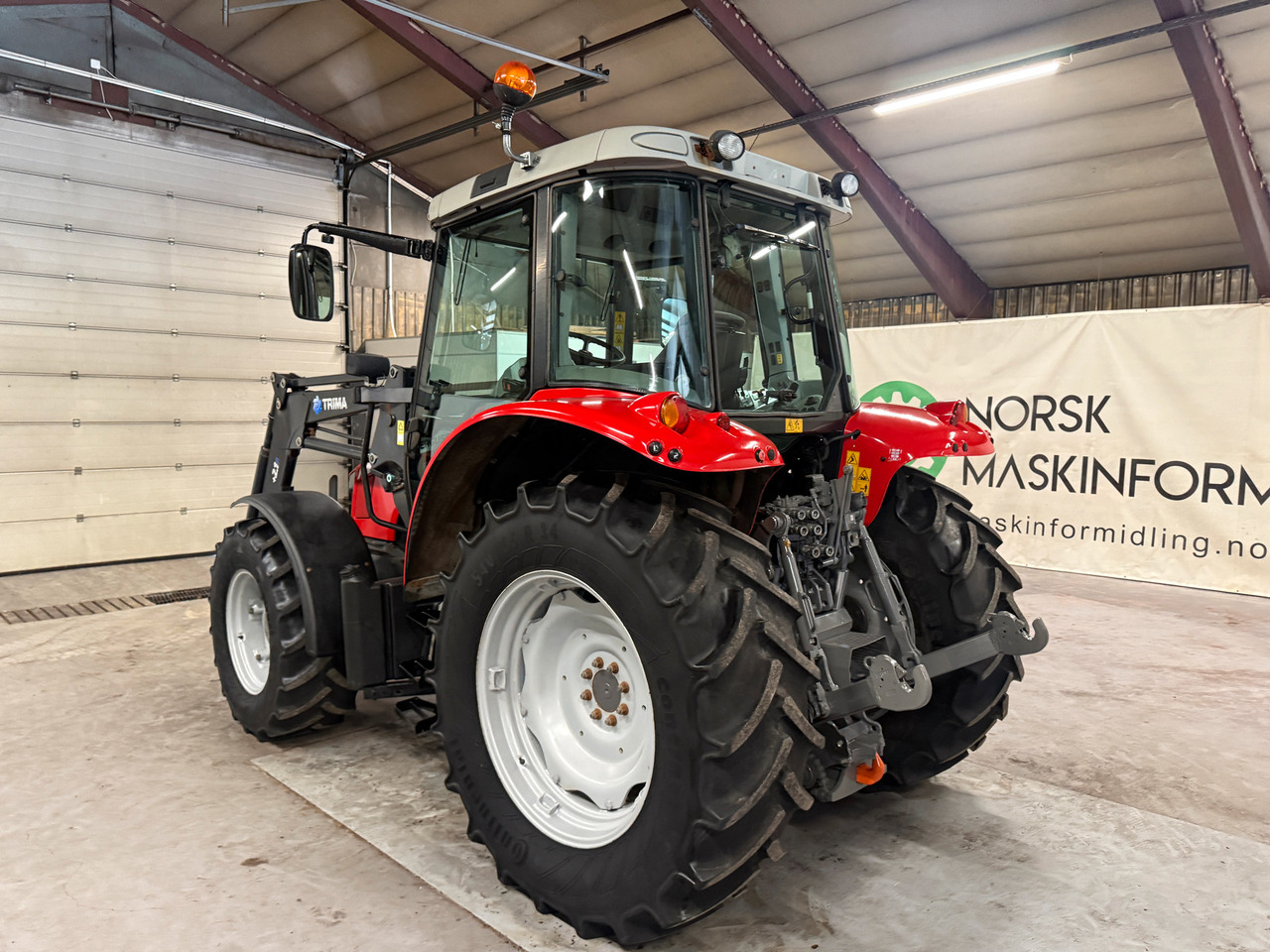 Massey Ferguson 5440 Dyna 4 - Трактор: снимка 3 Massey Ferguson 5440 Dyna 4 - Трактор: снимка 3