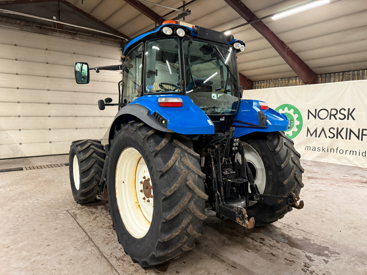 New Holland T5.115 EC - Трактор: снимка 3 New Holland T5.115 EC - Трактор: снимка 3